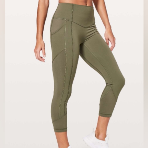 Lululemon All The Right Places Crop,‎ Size 10 Navy Blue Just Below Knee Leggings - Picture 2 of 8